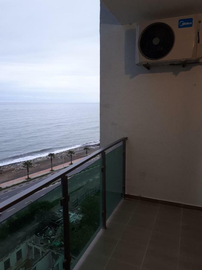 Jemka'S Modern Apartment 巴统 外观 照片